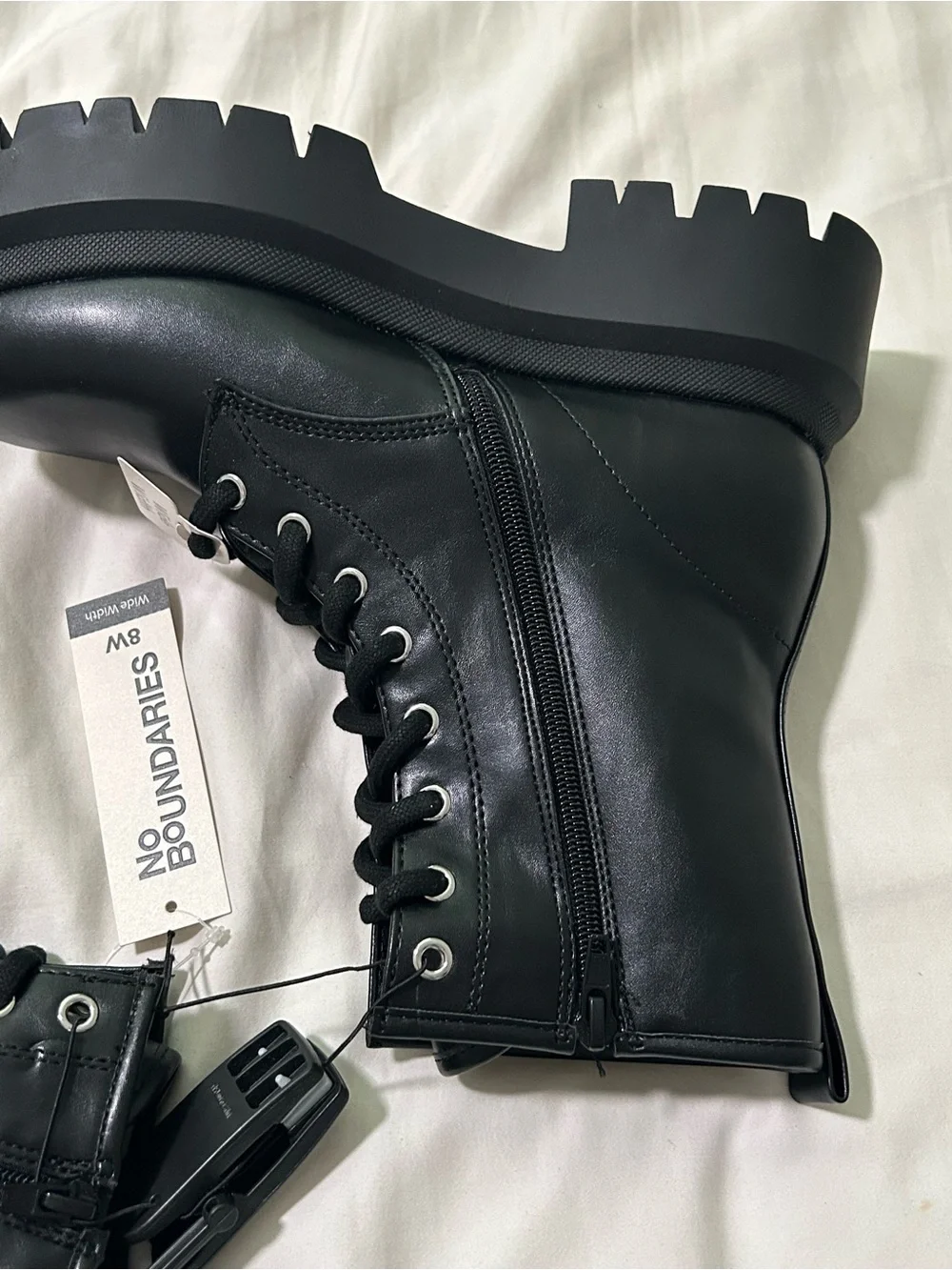 No Boundaries Black Chunky Lace-Up Combat Boots size 8 NWT - Picture 5 of 6